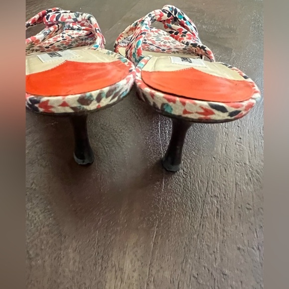 Jimmy Choo London kitten heel sandals. Abstract canvas material and leather - Picture 10 of 10